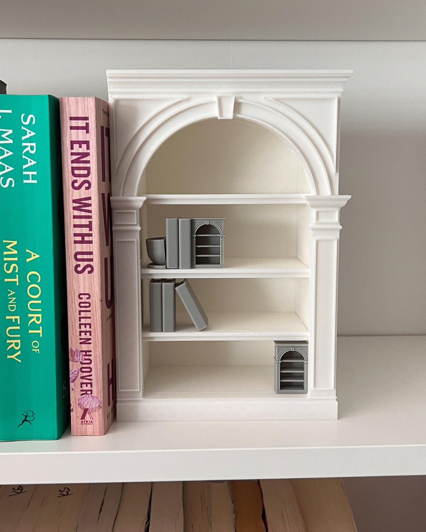 8.5" Elegant Bookshelf Bookend