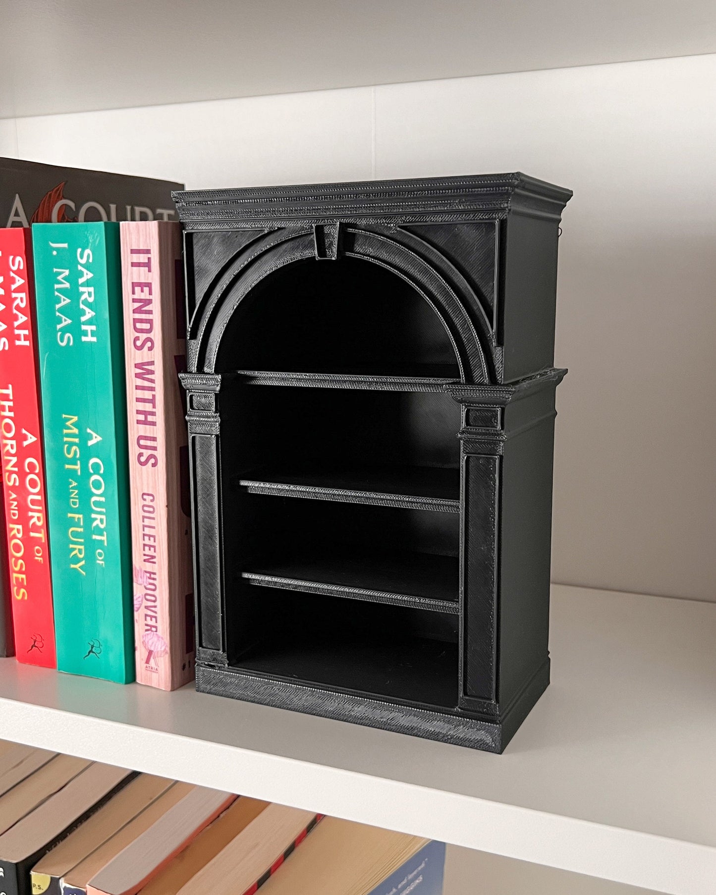 8.5" Elegant Bookshelf Bookend