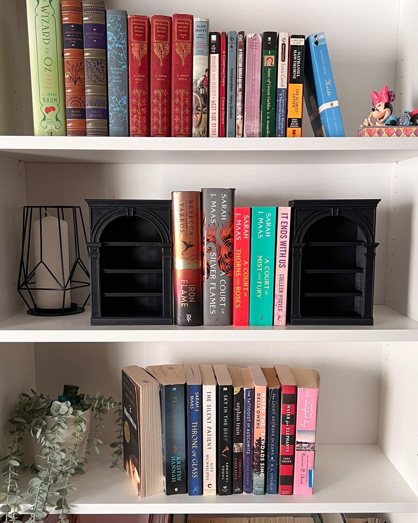 8.5" Elegant Bookshelf Bookend