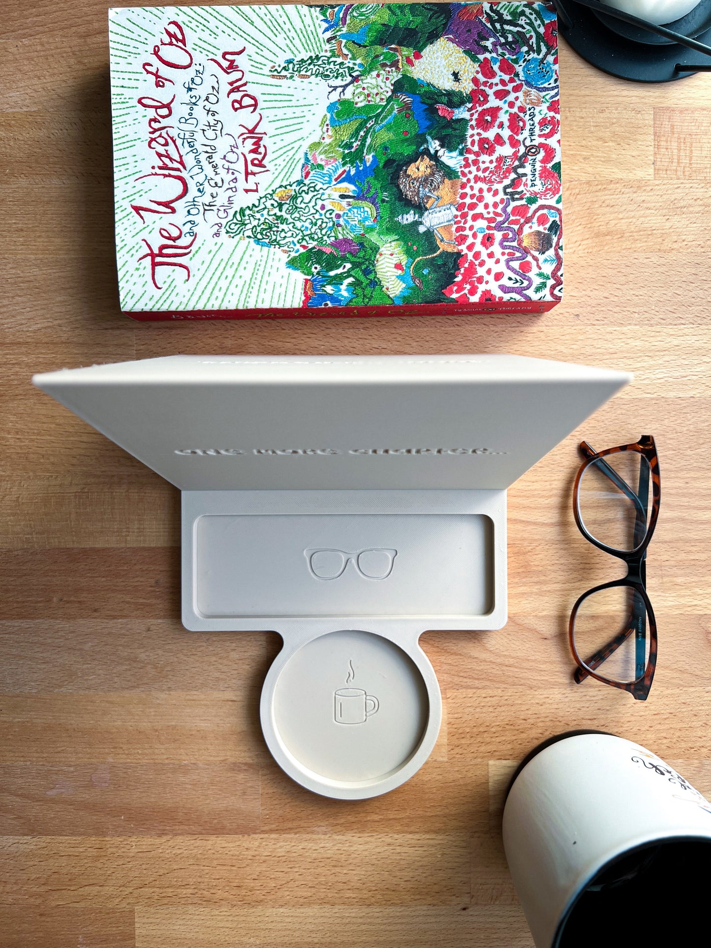 Tabletop Bookstand | Mug & Glasses