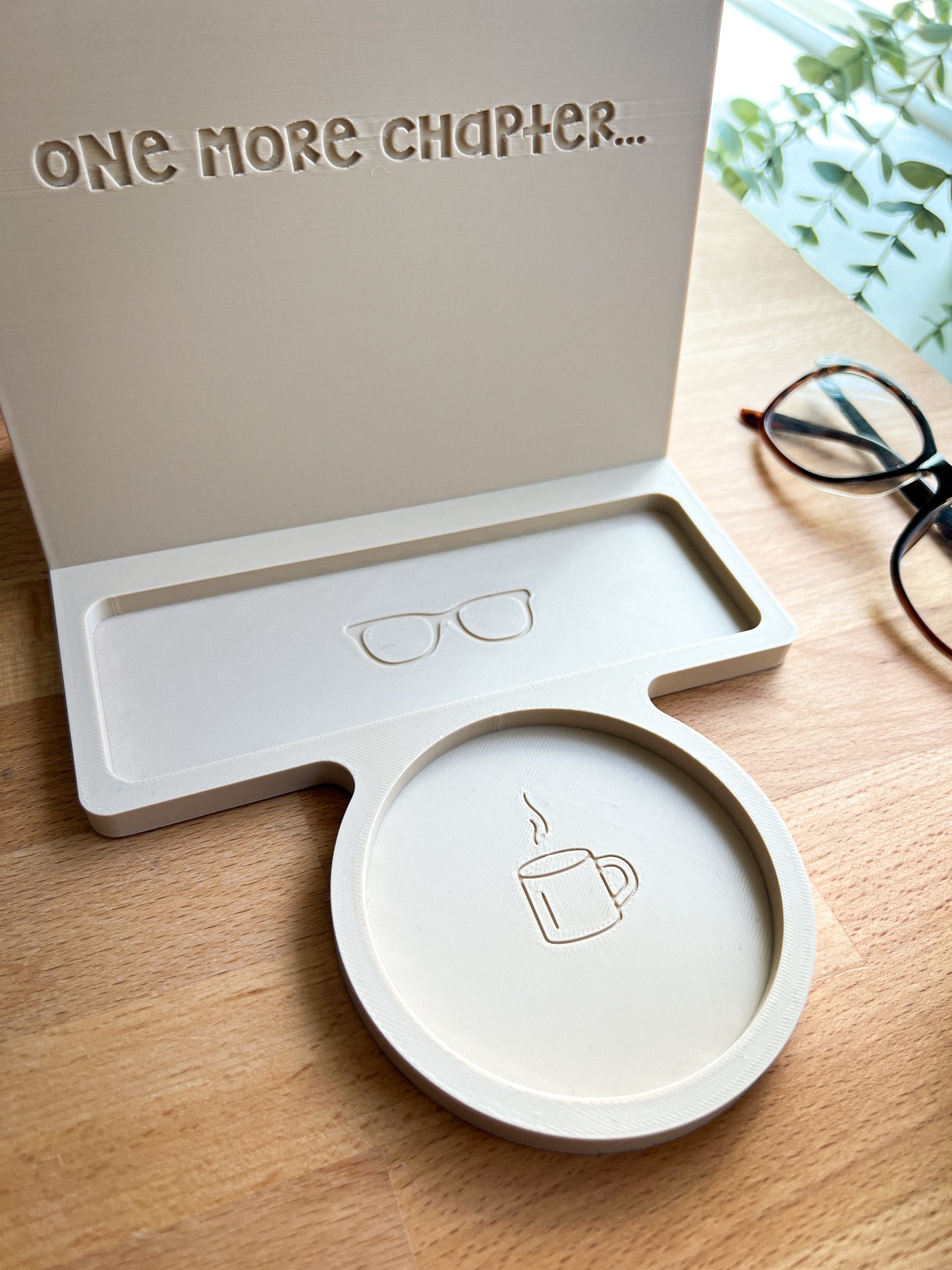 Tabletop Bookstand | Mug & Glasses